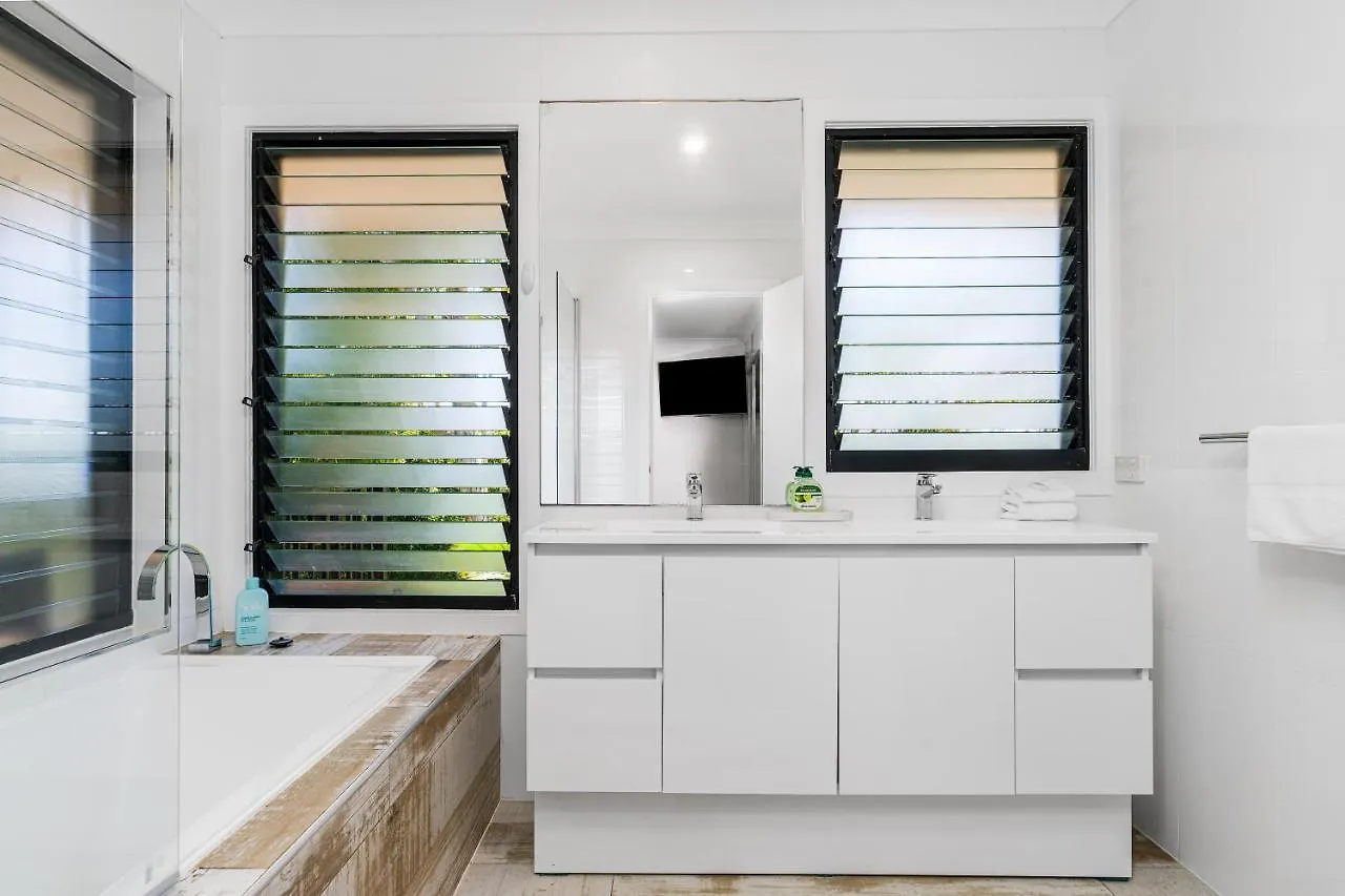 Bay Villa 1 At Belongil Beach Byron Bay